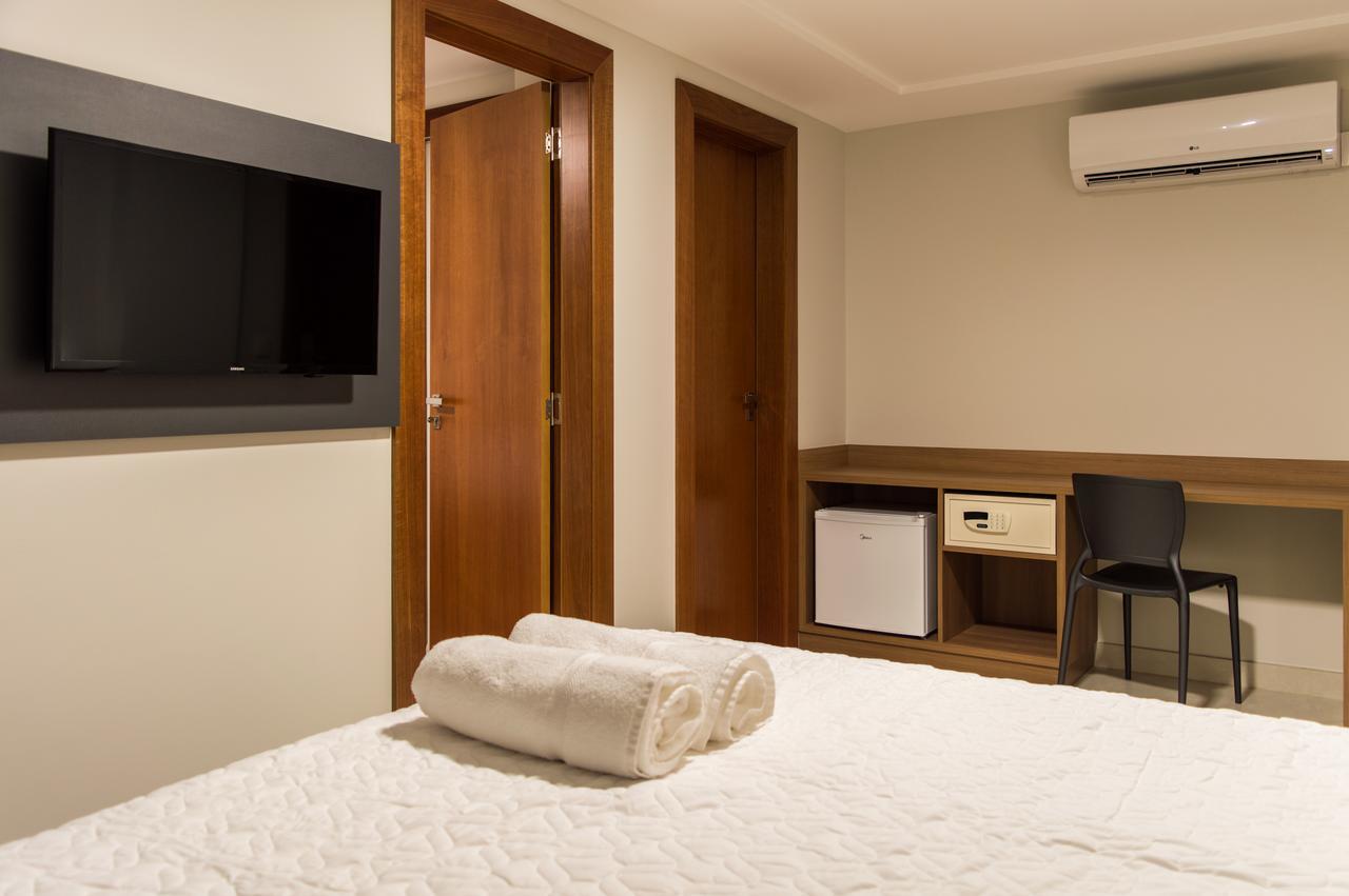 Bravo Hotel João Neiva Esterno foto