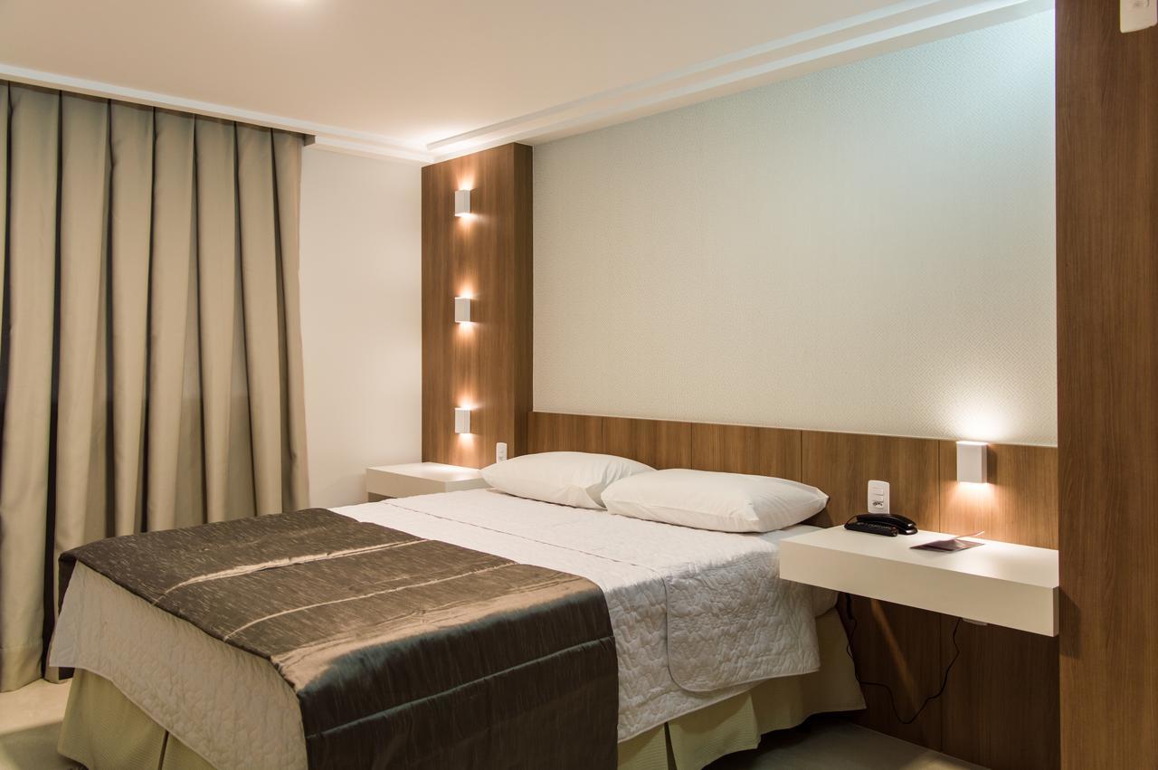 Bravo Hotel João Neiva Esterno foto