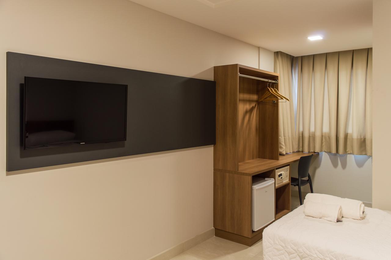 Bravo Hotel João Neiva Esterno foto