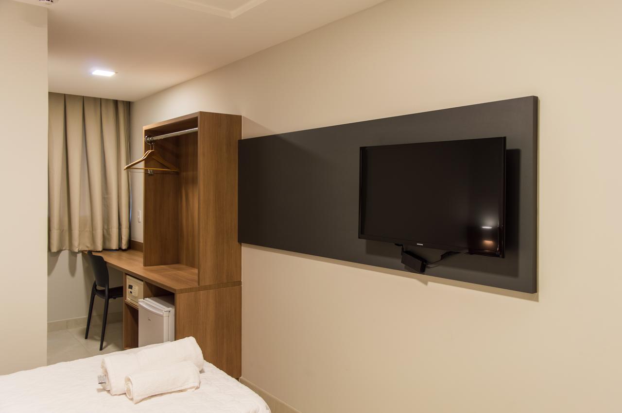 Bravo Hotel João Neiva Esterno foto